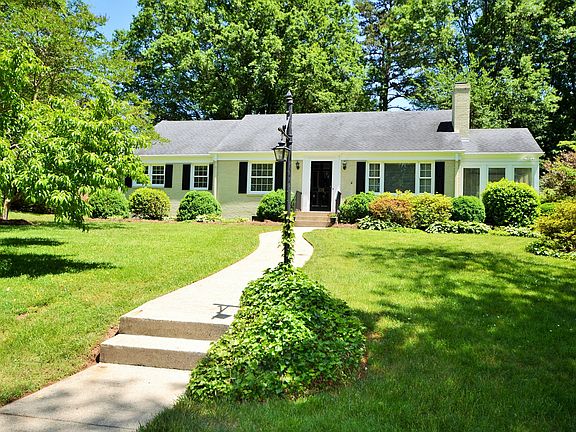 2nd image of 106 E Avondale Dr