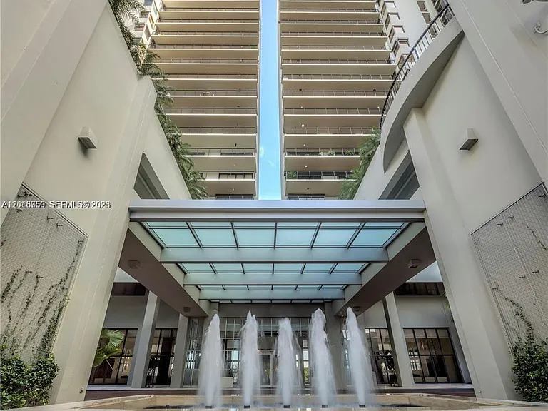 1000 Venetian Way #502 — Photo 16