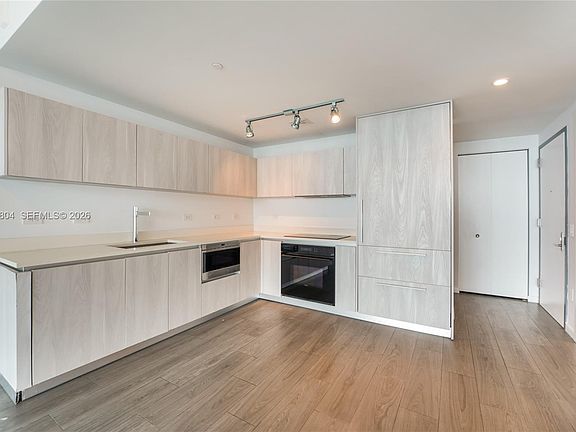 4th image of 3131 NE 7th Ave Unit 4404