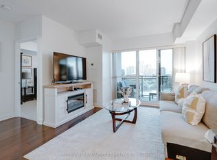120 Dallimore Cir #820, Toronto, ON M3C4J1
