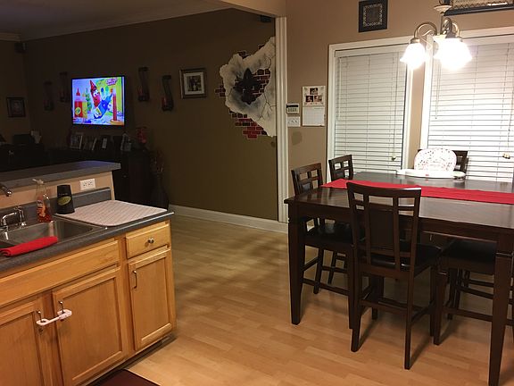 Eat In Dining Area