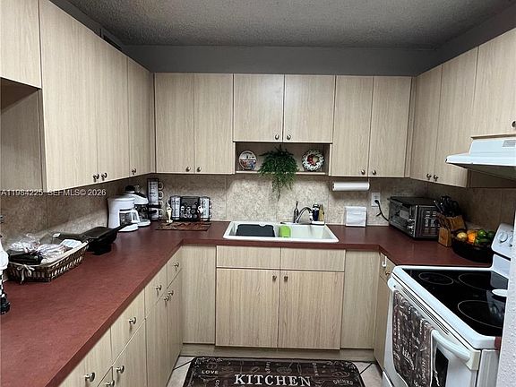 4th image of 1900 W 68th St APT F104