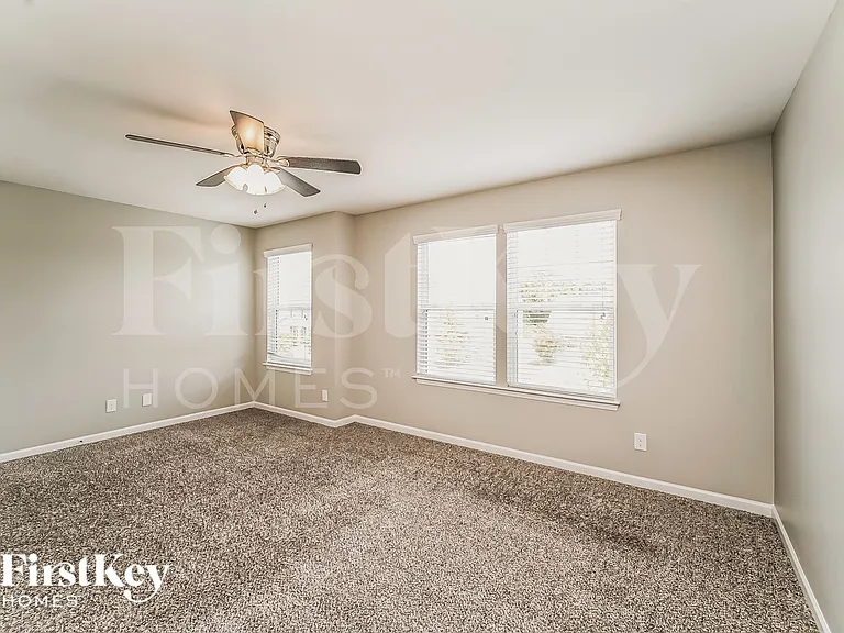 4011 Huntley Glen Dr — Photo 9