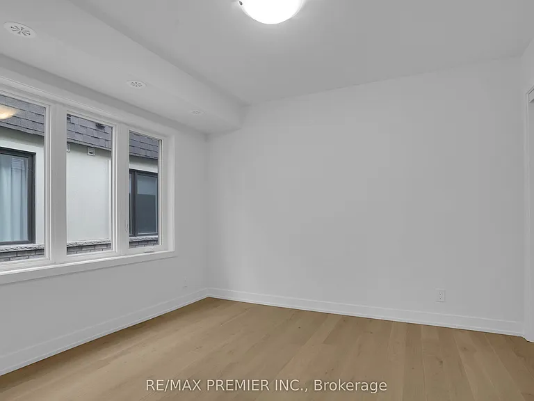 23 Gilbert Wright Ave — Photo 33
