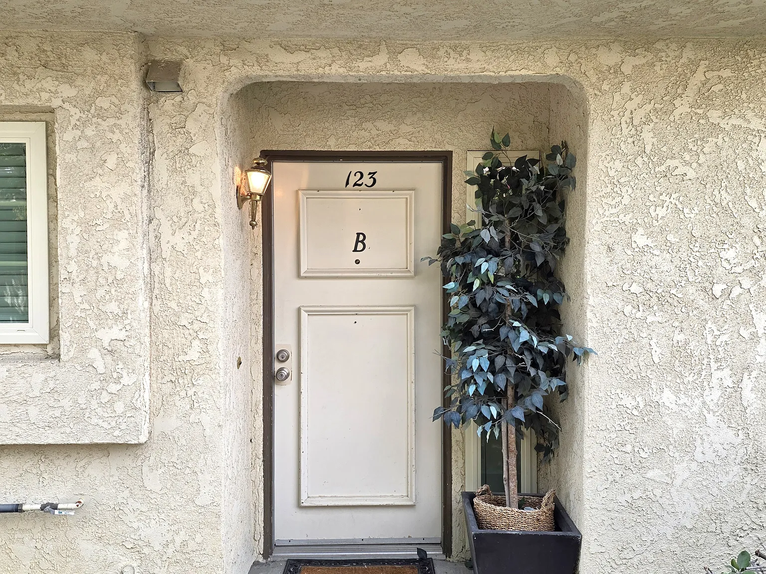 2 bed, 878 sqft, $3,200 — Photo 2