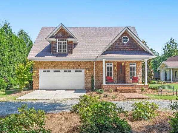 718 Fairforest Dr, Greenwood, SC 29646
