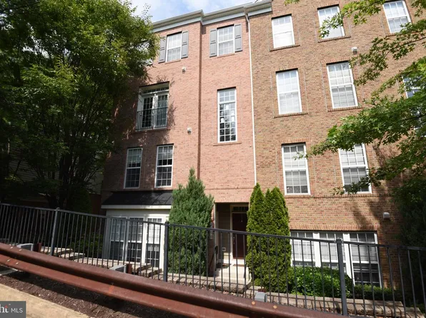 2358 Merseyside Dr, Woodbridge, VA 22191