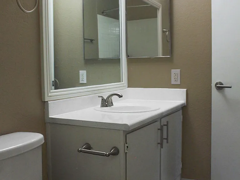 Mandalay Bay Apartments — Photo 5