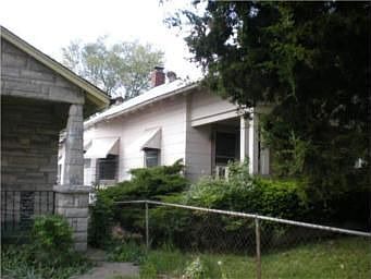 2nd image of 336 N Belmont Blvd