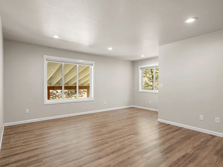 459 Hudson Ln — Photo 26