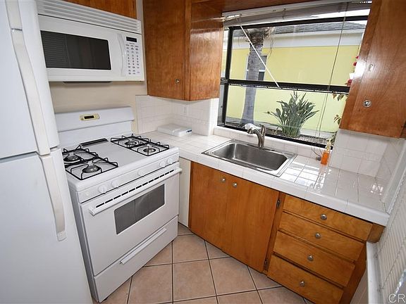 3rd image of 211 Madrona St Unit 1