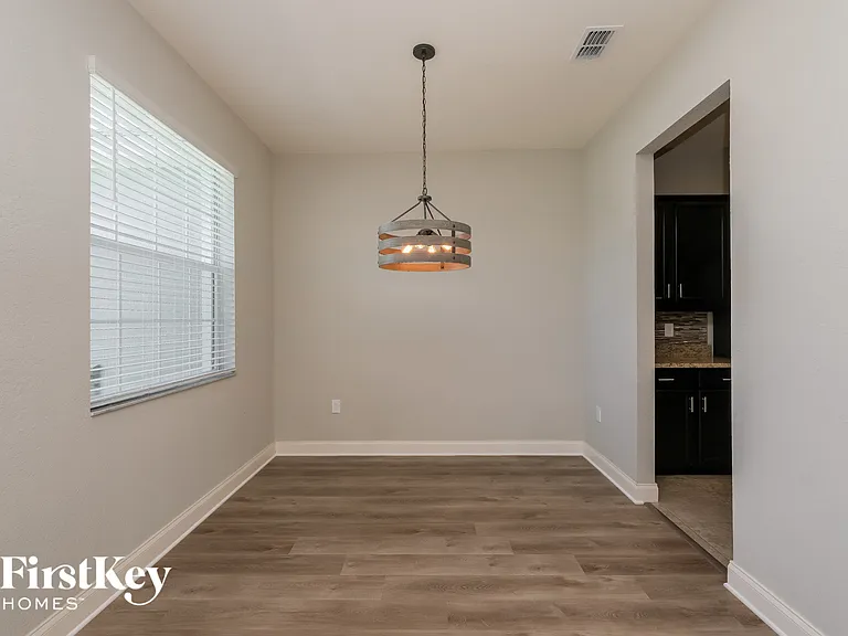 5812 Valentino Way — Photo 4