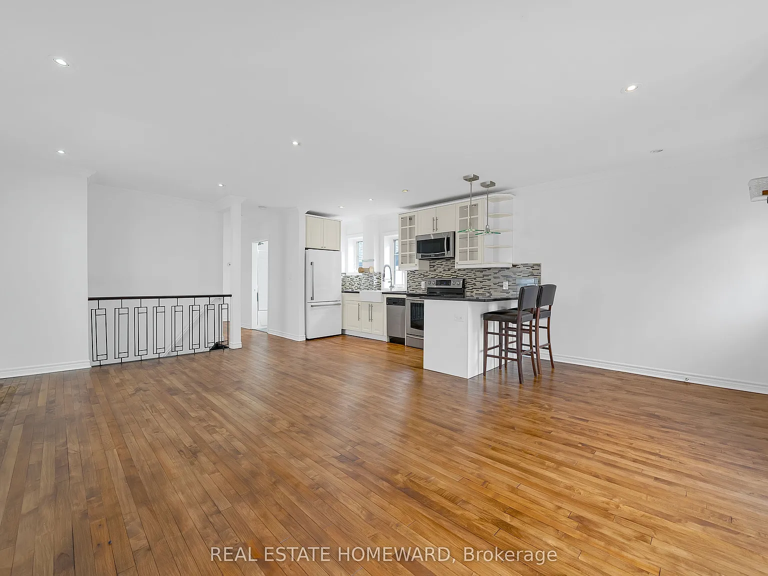 4 bed, $3,400 — Photo 4