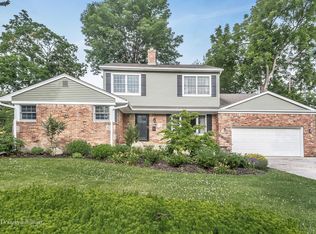 1 Brookwold Dr, Manhasset, NY 11030