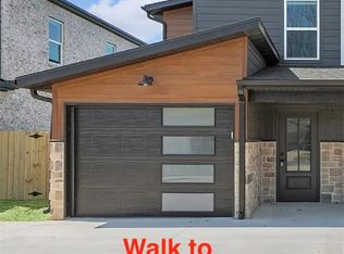 1102 Lockheed St, Bentonville, AR 72712