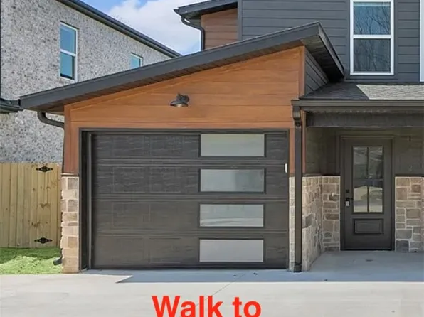 1102 Lockheed St, Bentonville, AR 72712