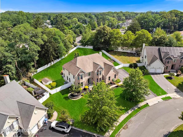 23 Taylors Run, Tinton Falls, NJ 07712