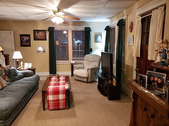 5th image of 36 Pleasant St