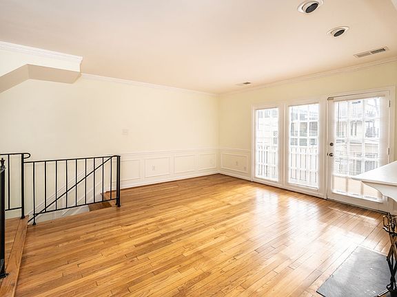 4th image of 1908 T St NW APT B