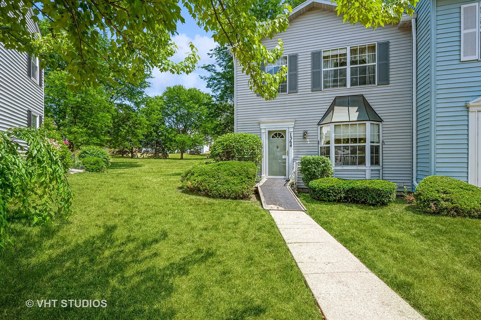 1364 Arlington Ct photo 1