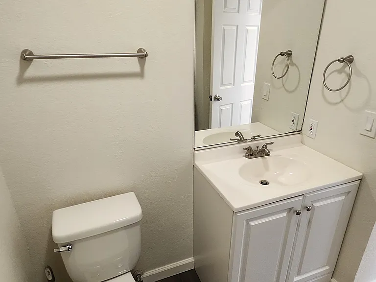 324 W Chestnut Ave — Photo 6