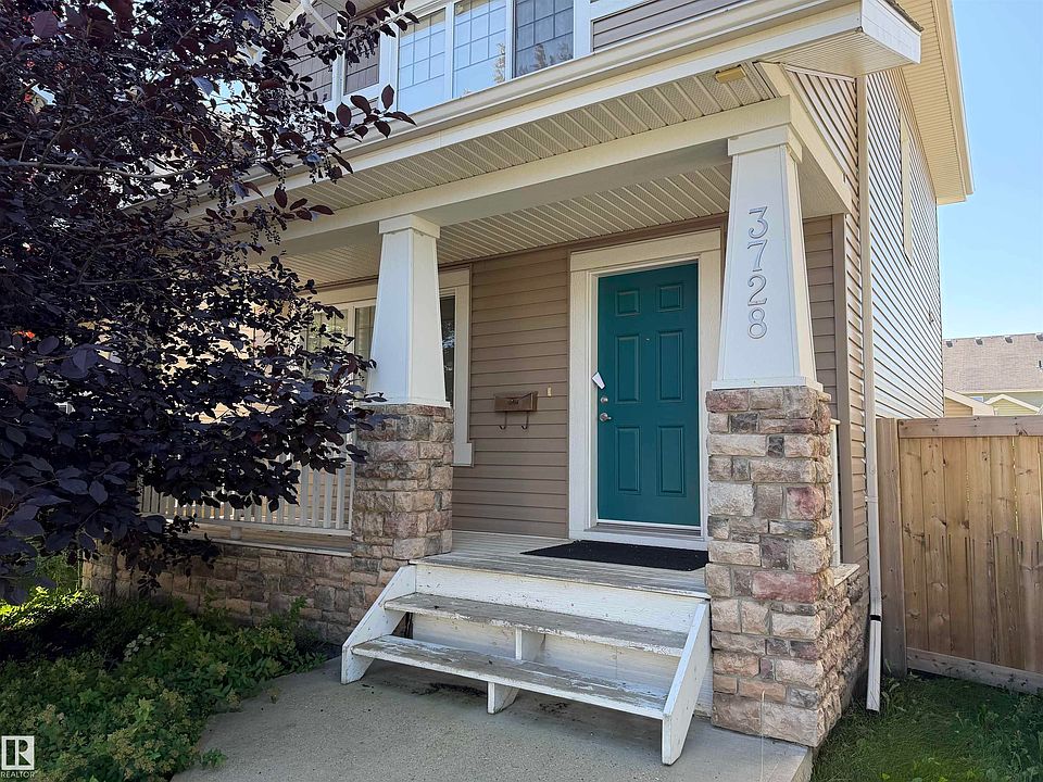 2nd image of 3728 Alexander Cres SW