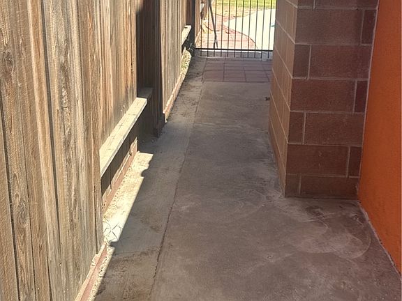 3rd image of 2318 Hasti Acres Dr
