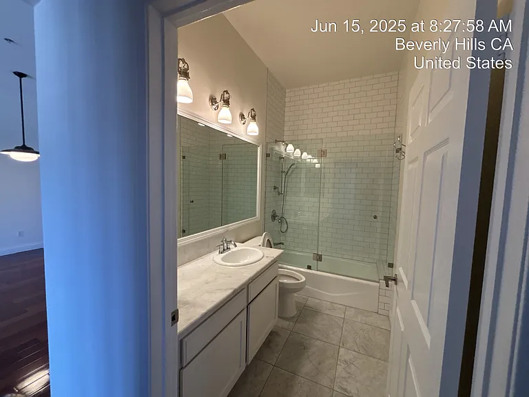 Chateau Beverly — Photo 19
