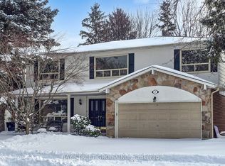 37 Abbeywood Trl, Toronto, ON M3B3B4