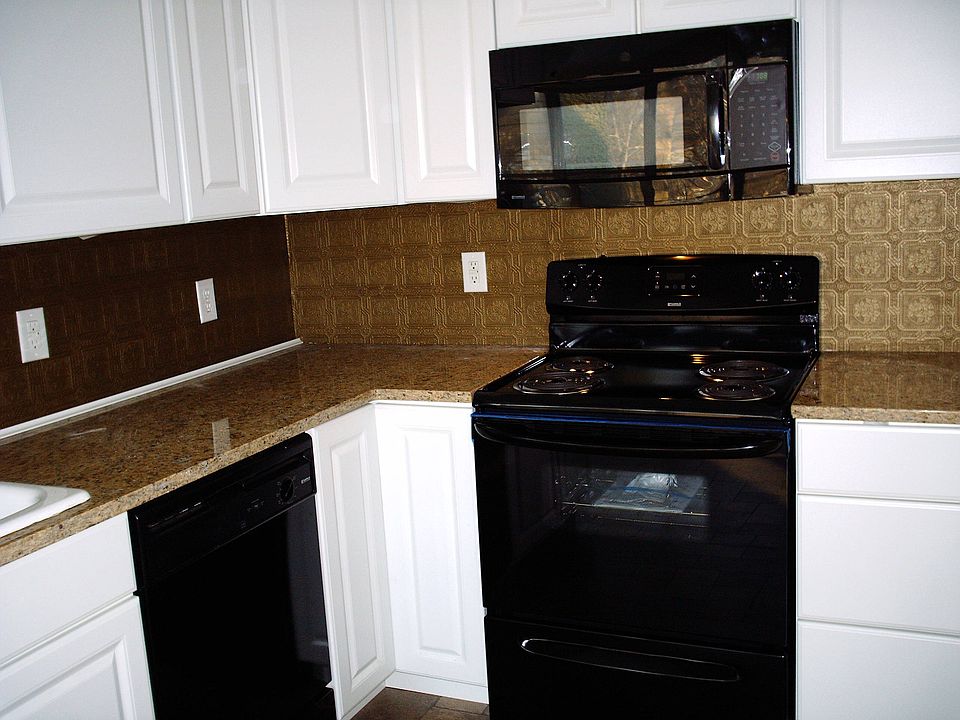 2nd image of 1014 New Hampshire Avenue