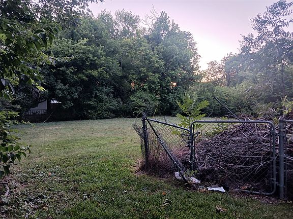 2nd image of 315 E Belt Line Rd