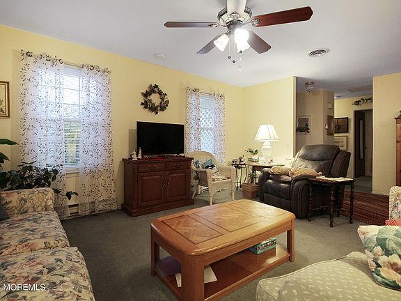 5th image of 4 Ashmont Court