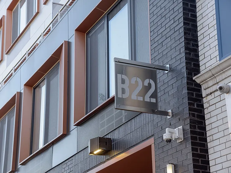 B22 — Photo 50