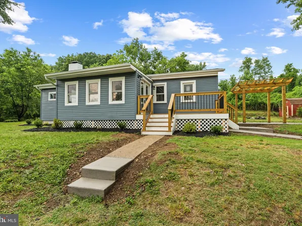 17419 Batestown Rd, Dumfries, VA 22025