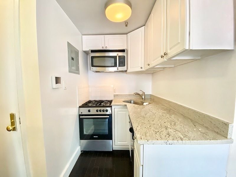 1st image of 308 W 22nd St APT 4