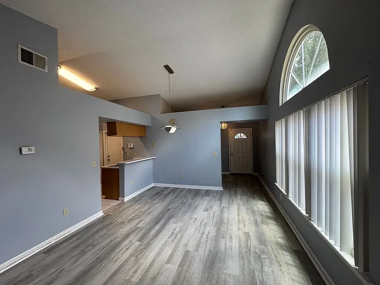 3117 Bridgeford Dr — Photo 4