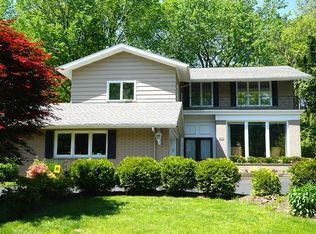 21155 Shelburne Rd, Shaker Heights, OH 44122