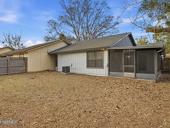 3rd image of 10718 MEADOWLEA Drive