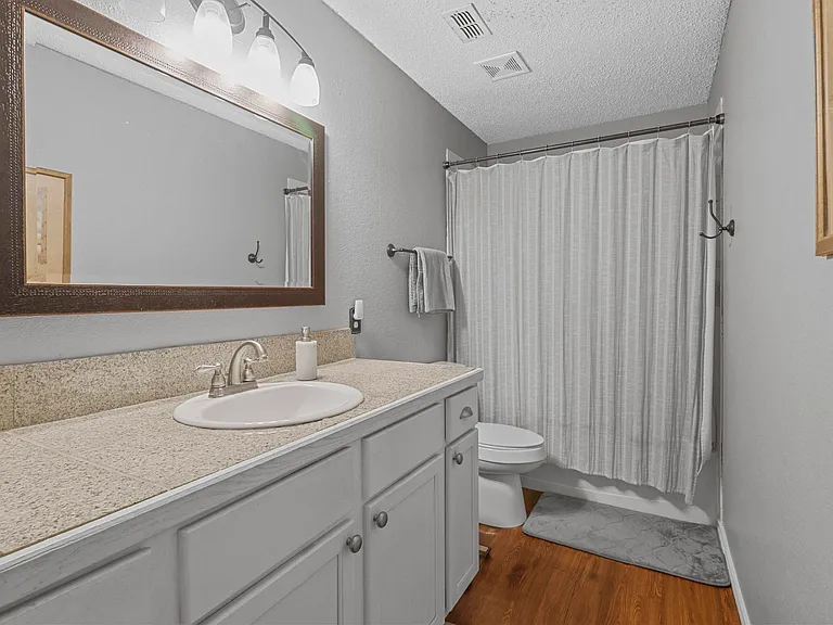 2202 Barton Springs Dr — Photo 25