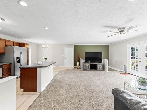 5th image of 2636 Bret Ave