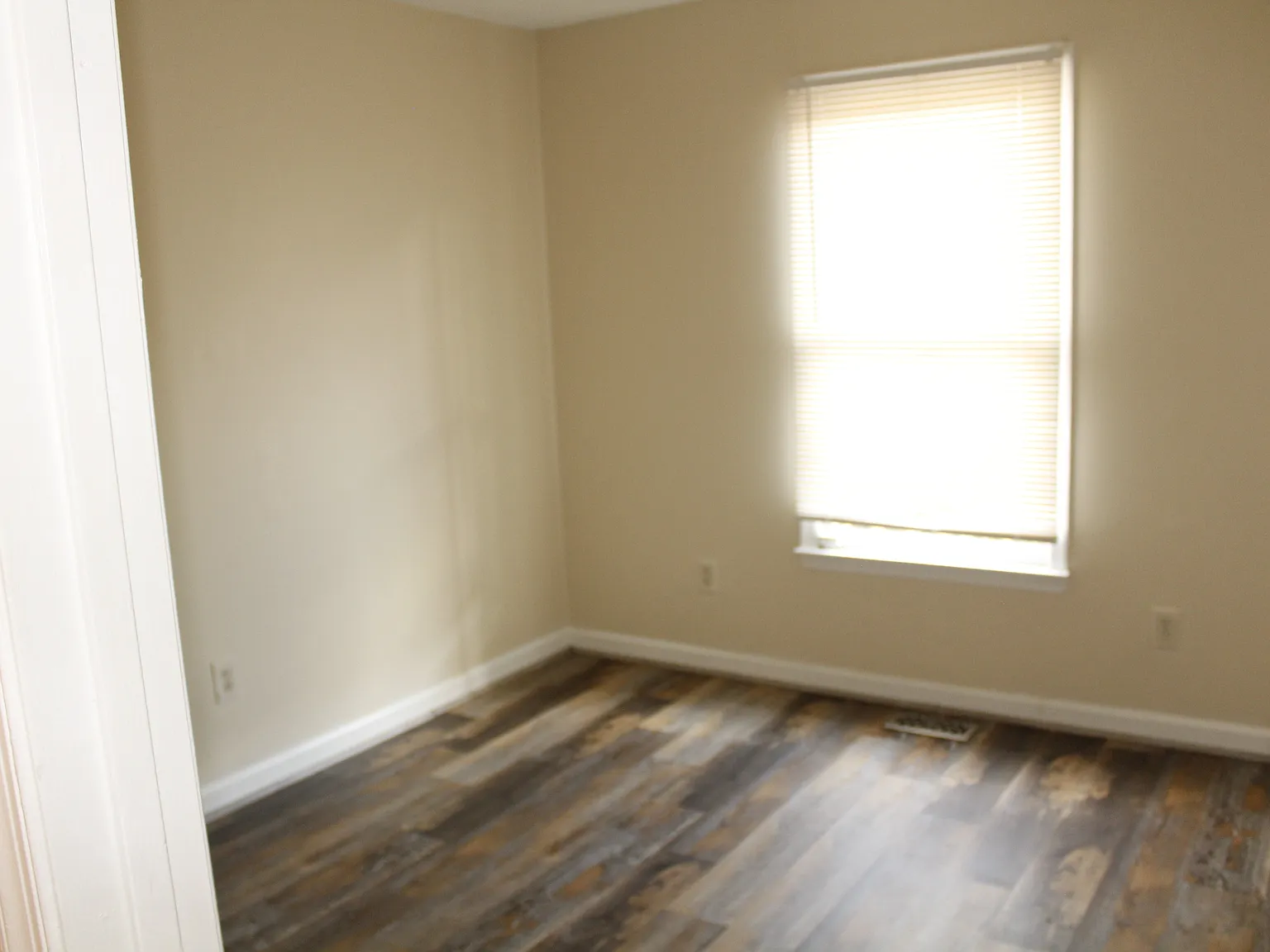 2 bed, 900 sqft, $1,700 — Photo 4