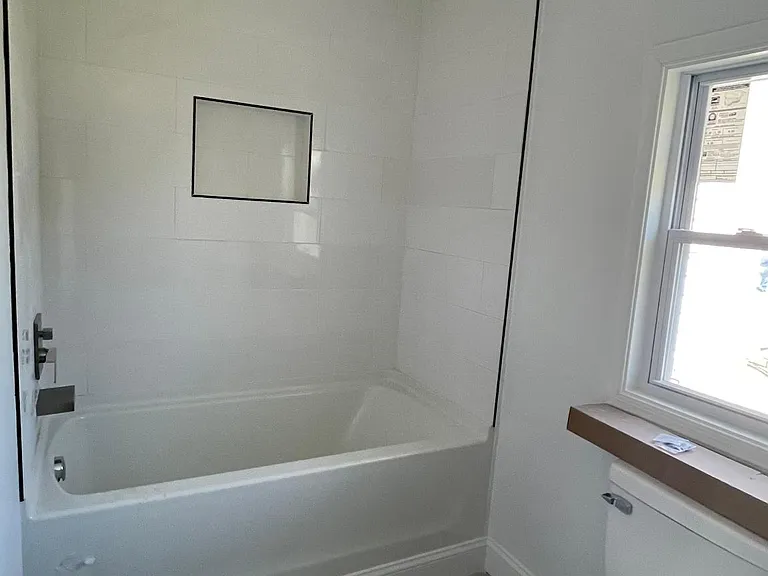 226 Broad St — Photo 9
