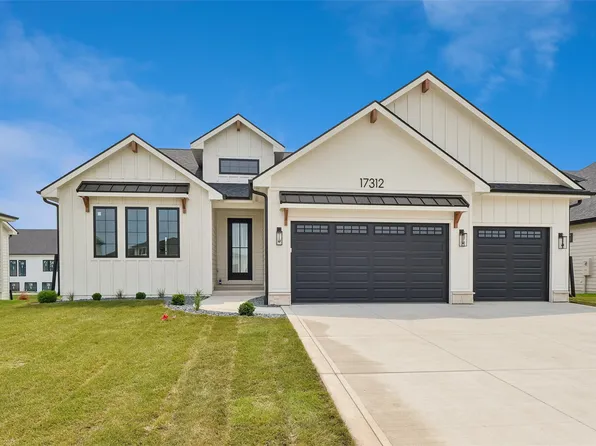 17312 Northview Dr, Urbandale, IA 50111