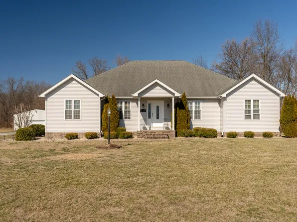 898 Kirsch St, Carbondale, IL 62901