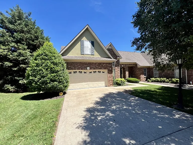 2201 Keegan Dr — Photo 3