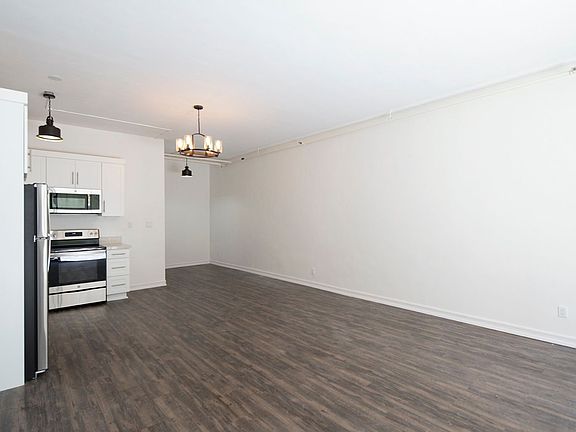 5th image of 303-319 W Market St #103