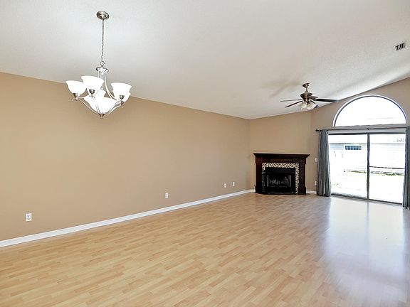 3rd image of 10527 Broomsedge Ct