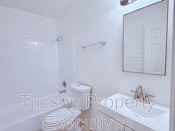 5th image of 5748 S Park Ave