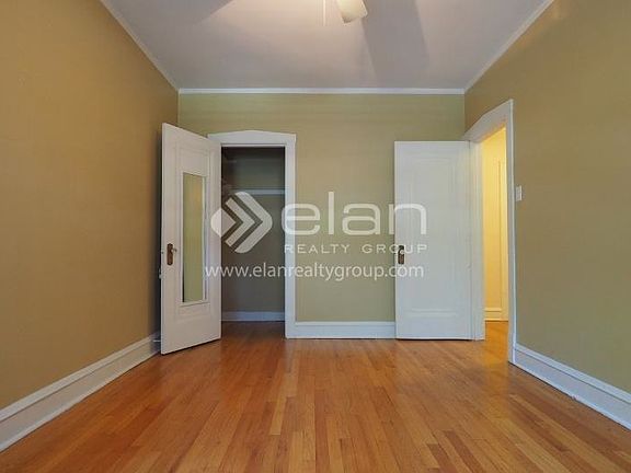 3rd image of 2048 W Farragut Ave #1