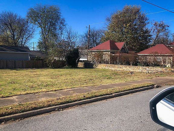 2nd image of 789 E College St